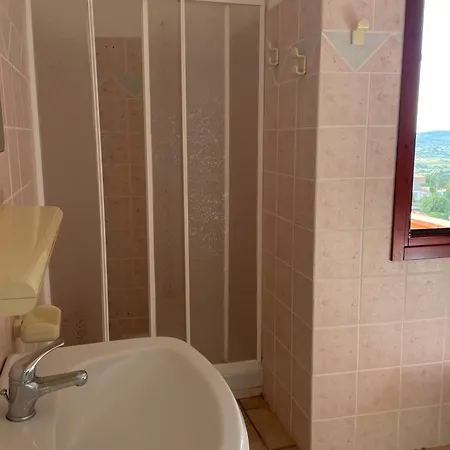 Casa Panoramica E Tranquilla Дом отдыха *