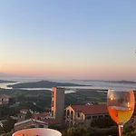 Casa San Pasquale, Windsurf E Natura, Panorama Mozzafiato Сан-Паскуале