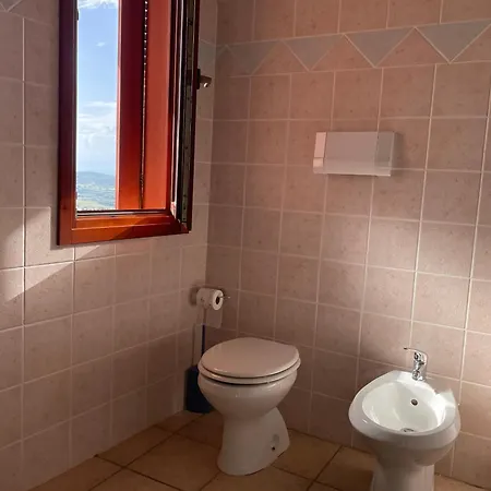 Casa San Pasquale, Windsurf E Natura, Panorama Mozzafiato 펜션 산 파스콸레